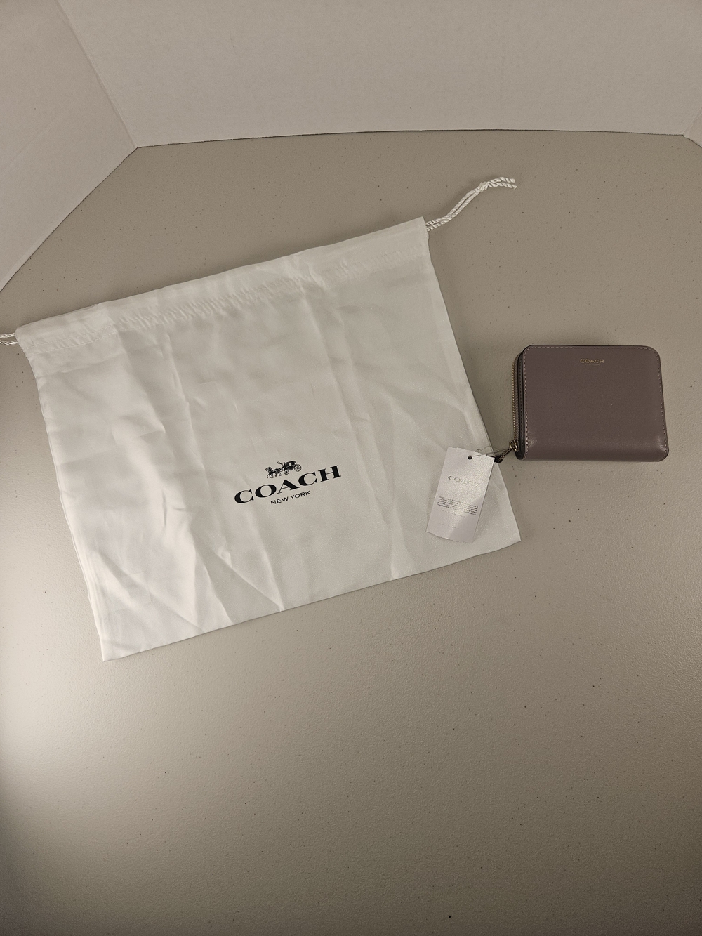 NWT Coach New York Bifold Zip Wallet in Mauve & Dust Bag